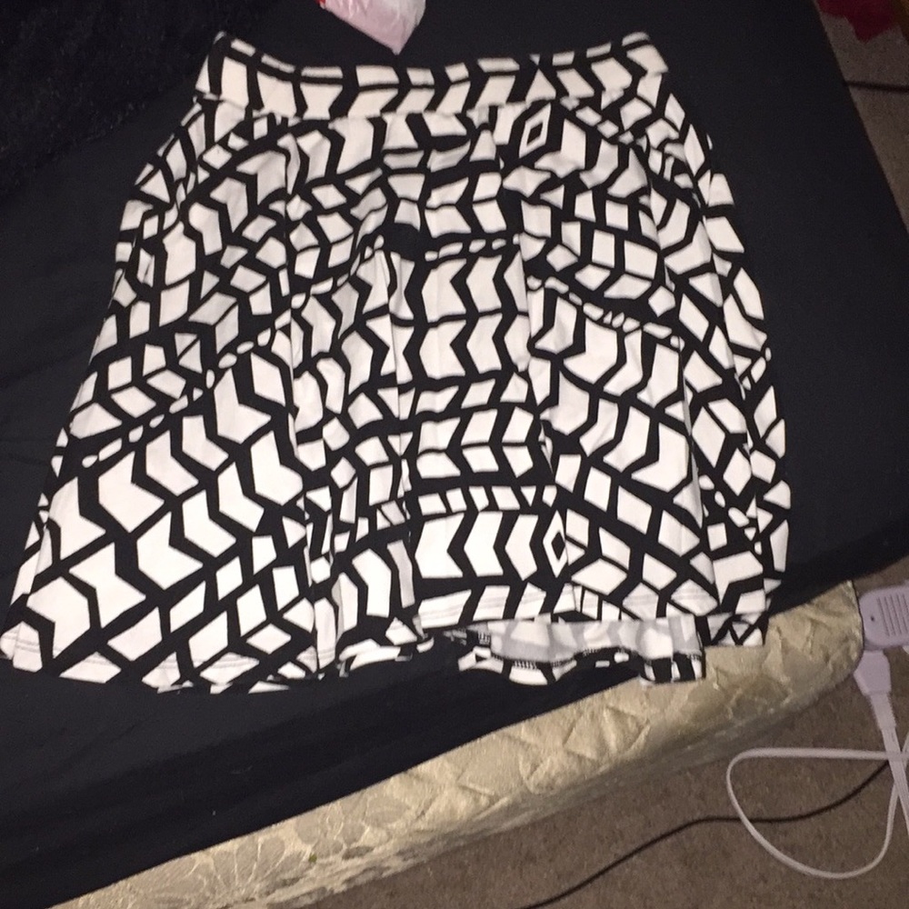 Black and white skirt! Barely worn!